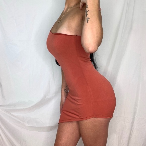 NWT--BURNT ORANGE ASYMMETRICAL MINI BODYCON DRESS - Picture 2 of 4
